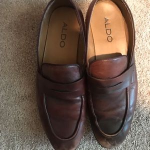 Good condition comfortable shoes.